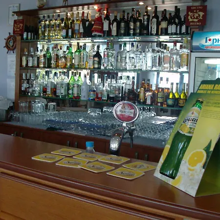 酒店 Evridika 内塞伯尔