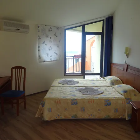 מלון Evridika 3*